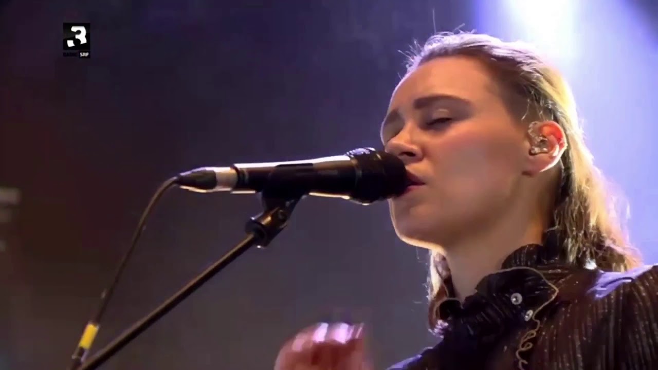AURORA - Beauty in Forgotten Love (Gurtenfestival)