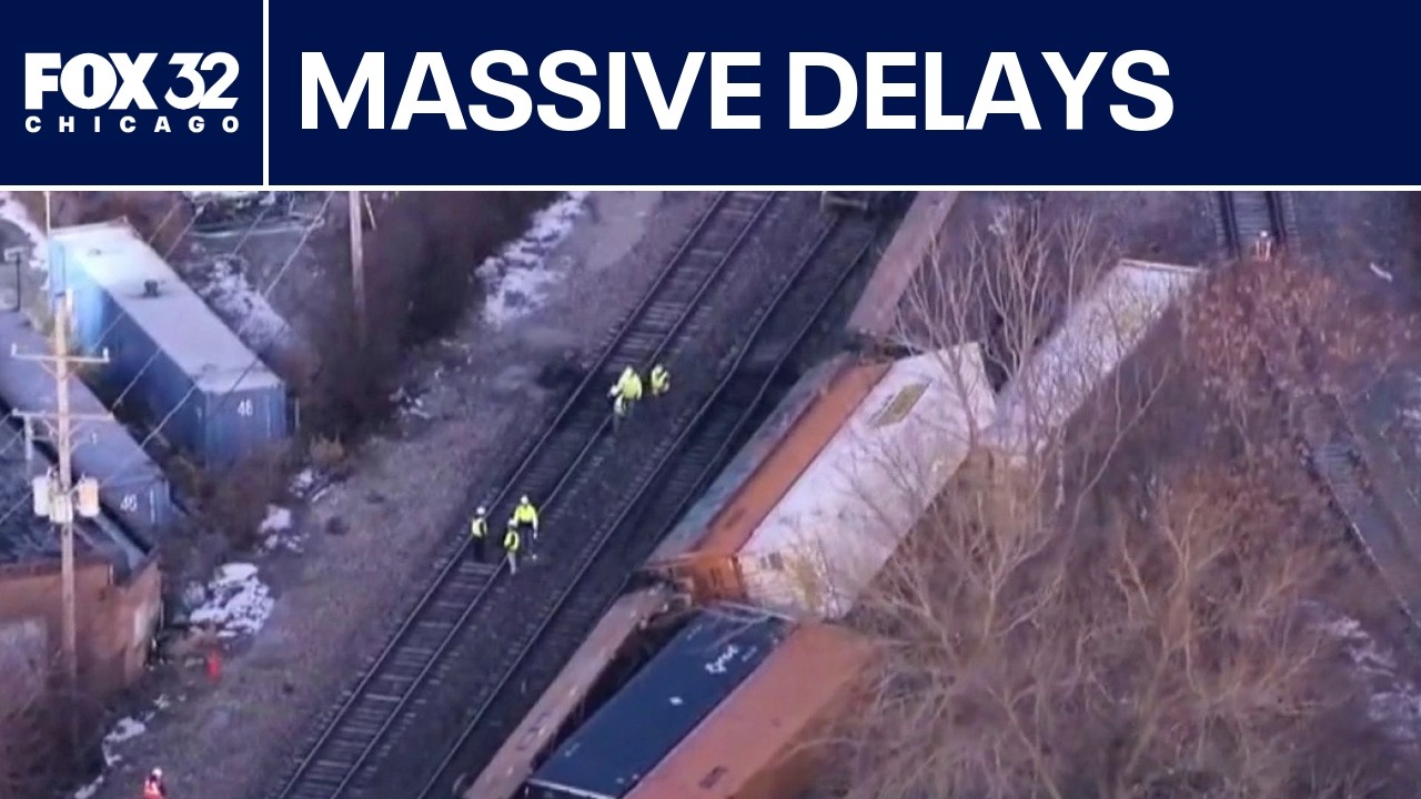 Freight train derailment in Chicago suburb sparks delays