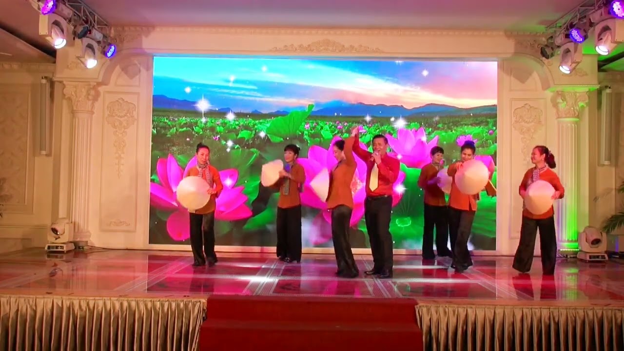 TRÊN ĐỒNG LÚA VÀNG TRỊNH PHƯỢNG