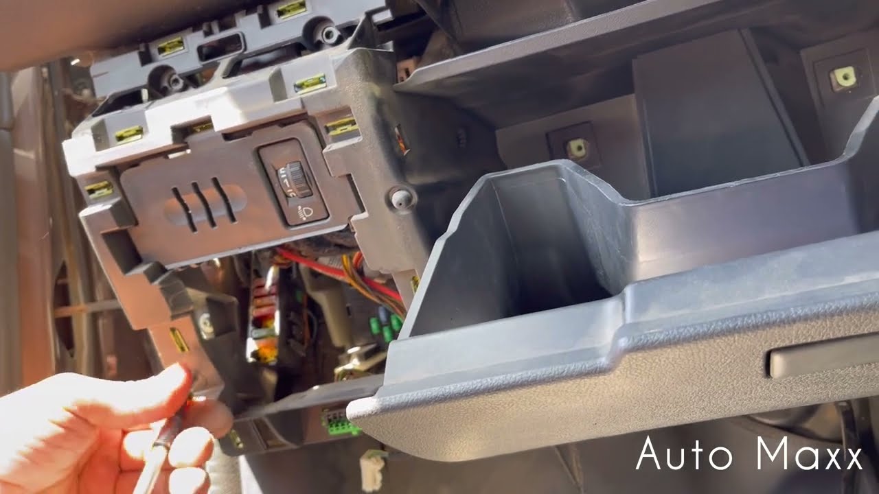 p1 Peugeot 3008 dashboard removal& evaporator replacement. ج1 فك تابلوه وتغيير تلاجه تكييف بيجو 3008
