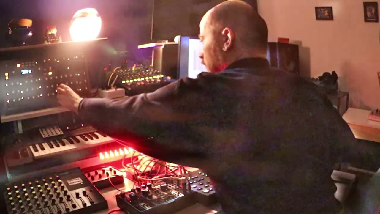 oldskool idm type dawless  (octatrack / peak / yamaha SY35, dreadbox disorder)
