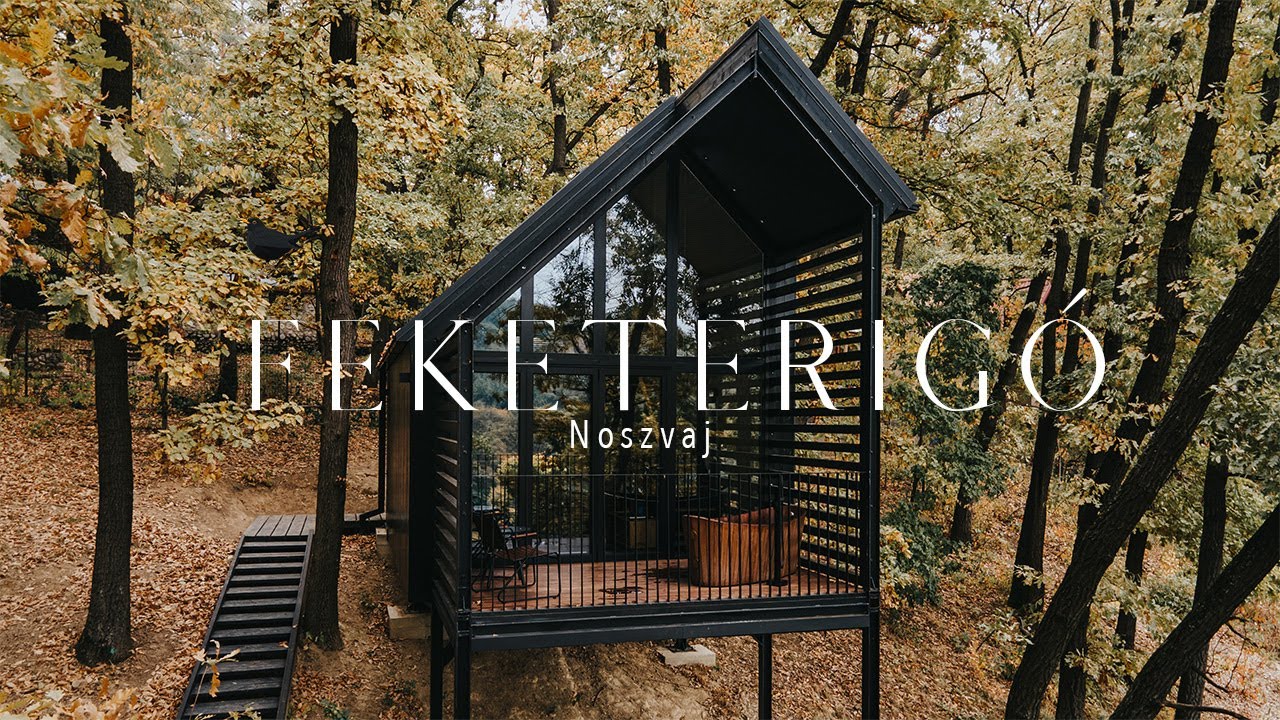 Feketerigó Tiny House bemutató // 32m2 acél lábakon álló loft kabin finn szaunával és kőriskáddal