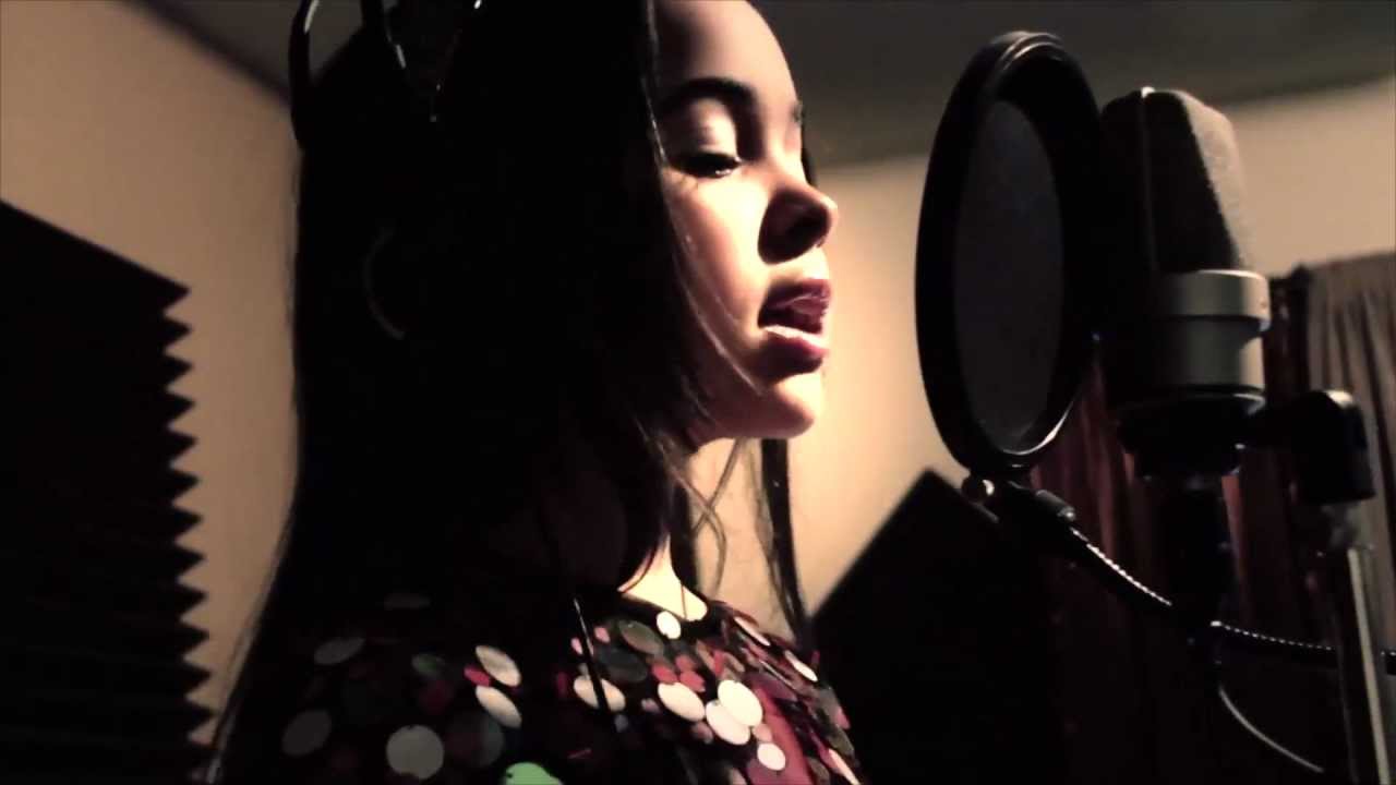 LUAN SANTANA - AMAR NAO E PECADO - LOVE IT'S NOT A SIN VERSAO EM INGLES BY VICKY