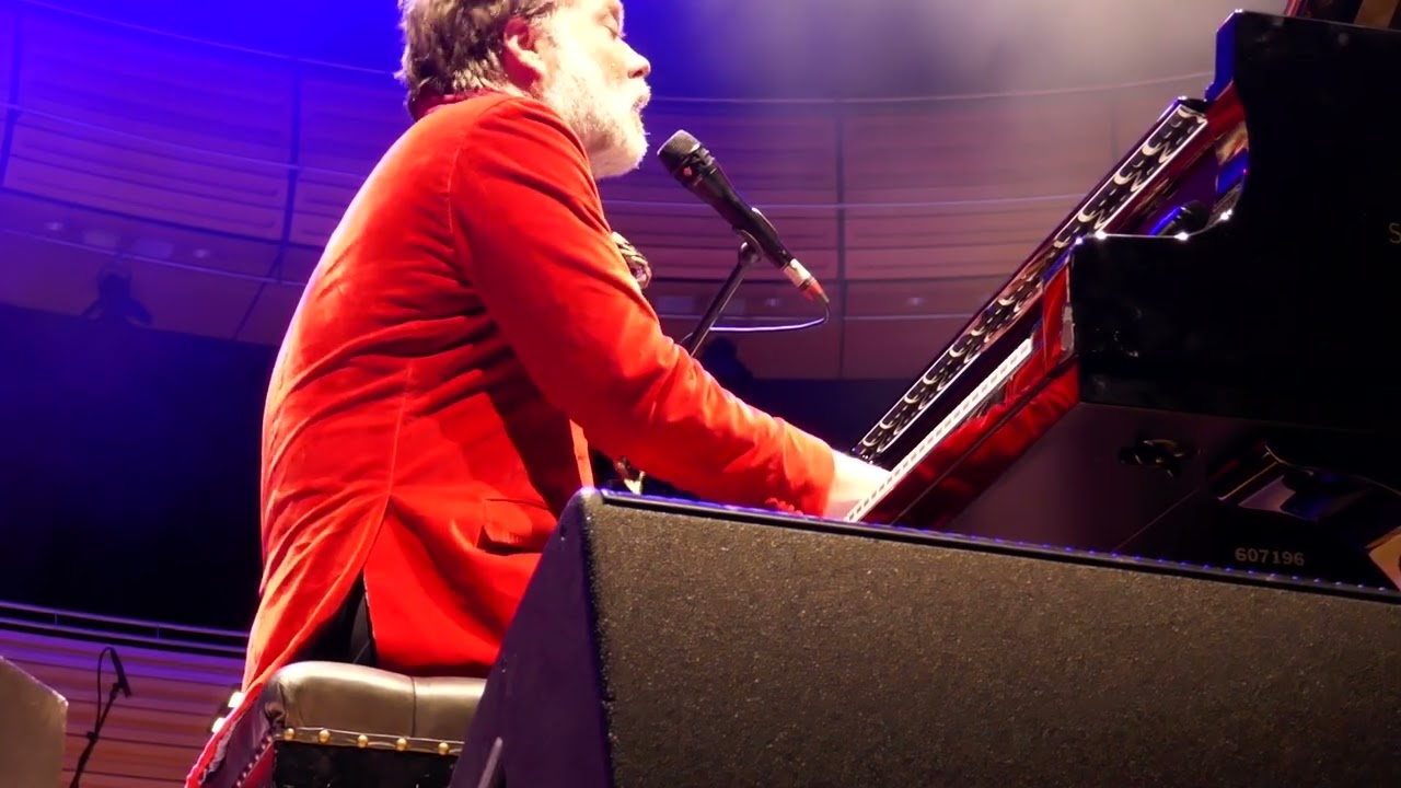 Rufus Wainwright & BBC Scottish Symphony Orchestra - Going to a Town - Gateshead 2025