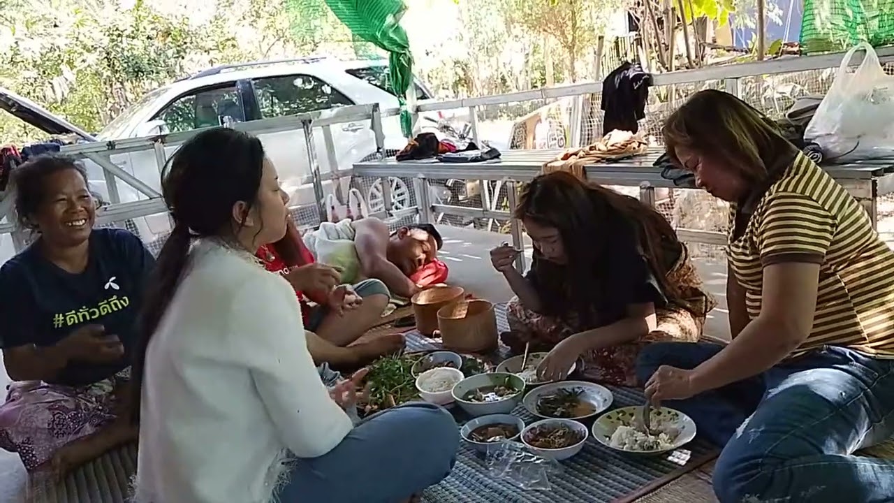 ตื่นแล้วกะหาแนวกินเลย ใหม่@หมิว ลำเพลิน Official