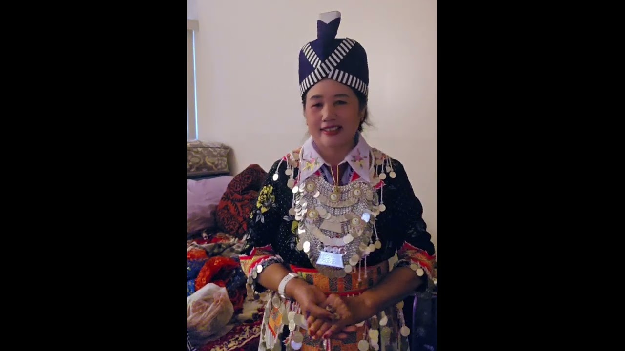 Khwvtxiaj nkauj nraug nyab kev deb 
