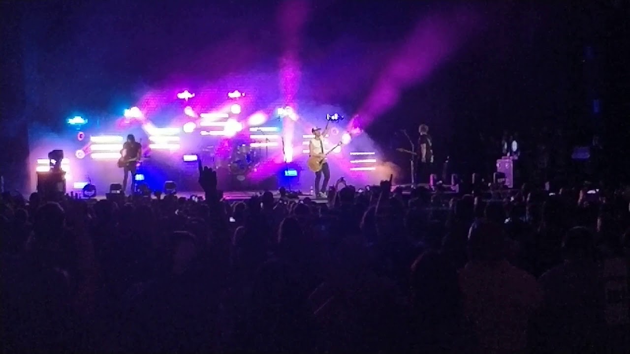 Lifehouse - Hanging By A Moment (Live @ Coney Island in Brooklyn 08/12/2017)