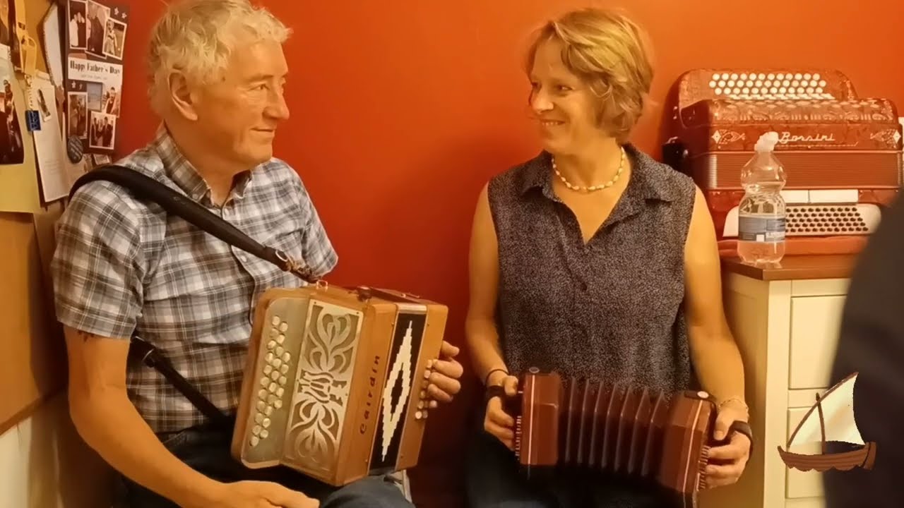THE THREE SEA CAPTAINS - Irish set dance on button accordion and concertina