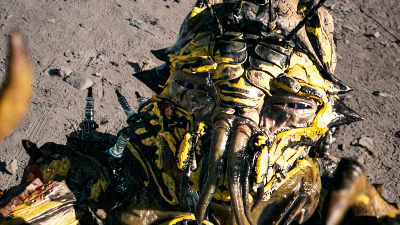 The Moment Wikus Finds The Black Spray | District 9 (Sharlto Copley)