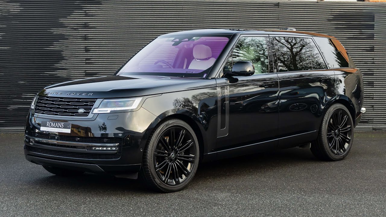 Range Rover P530 First Edition LWB 2023 года выпуска - цвет Santorini Black - обзор и интерьер.