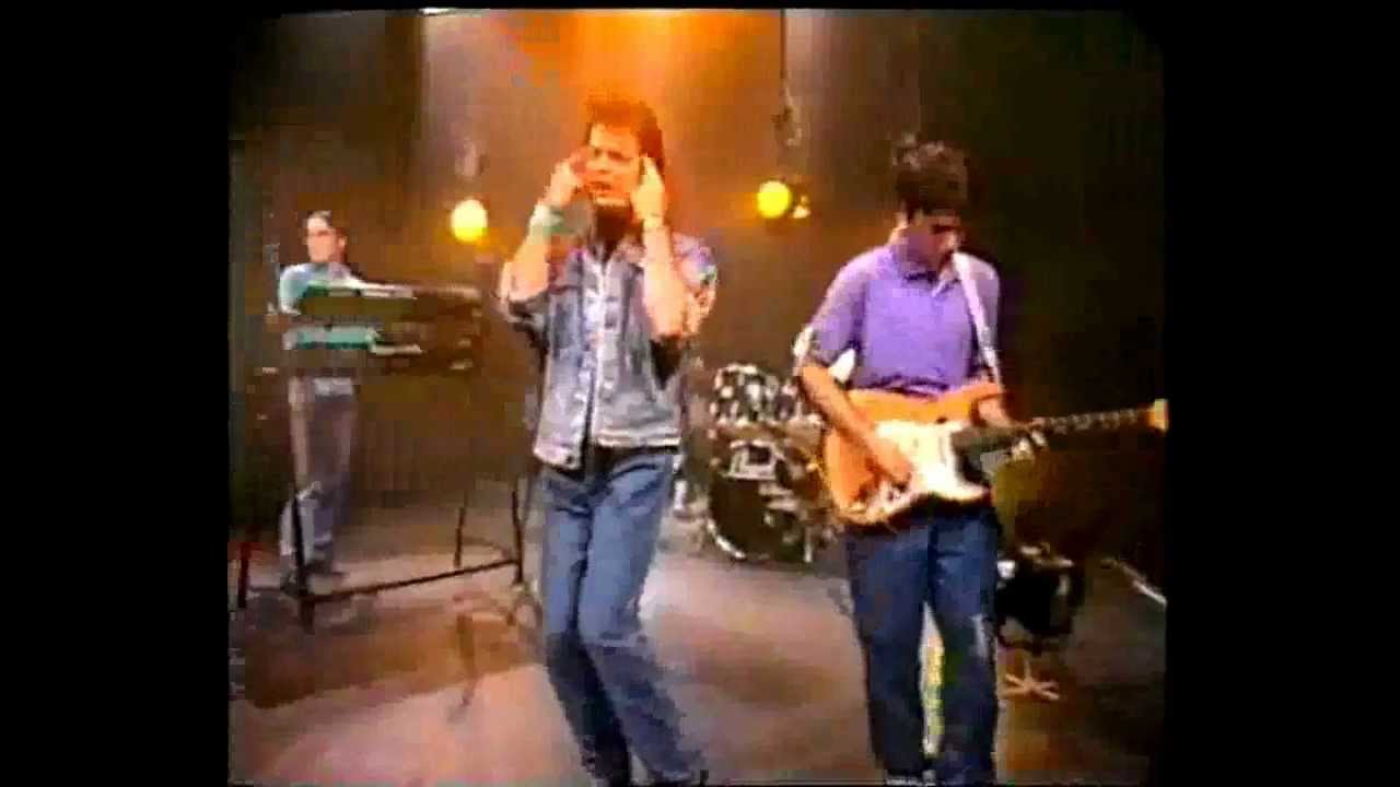 אדם - שקיעה אחת - מתוך זהו זה