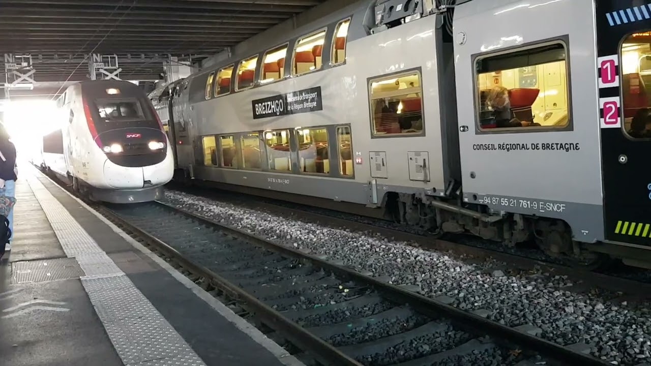 tgv inoui duplex qui arrive à la gare de Rennes +atlage de 2 tgv inoui duplex en gare de Rennes