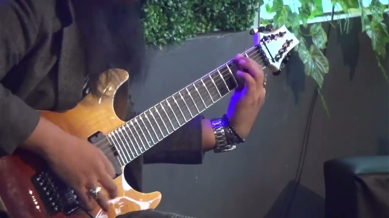 Skill Dewa Solo Gitar Pupun Kapten di Grand Final Kuningan Superstar Season 1