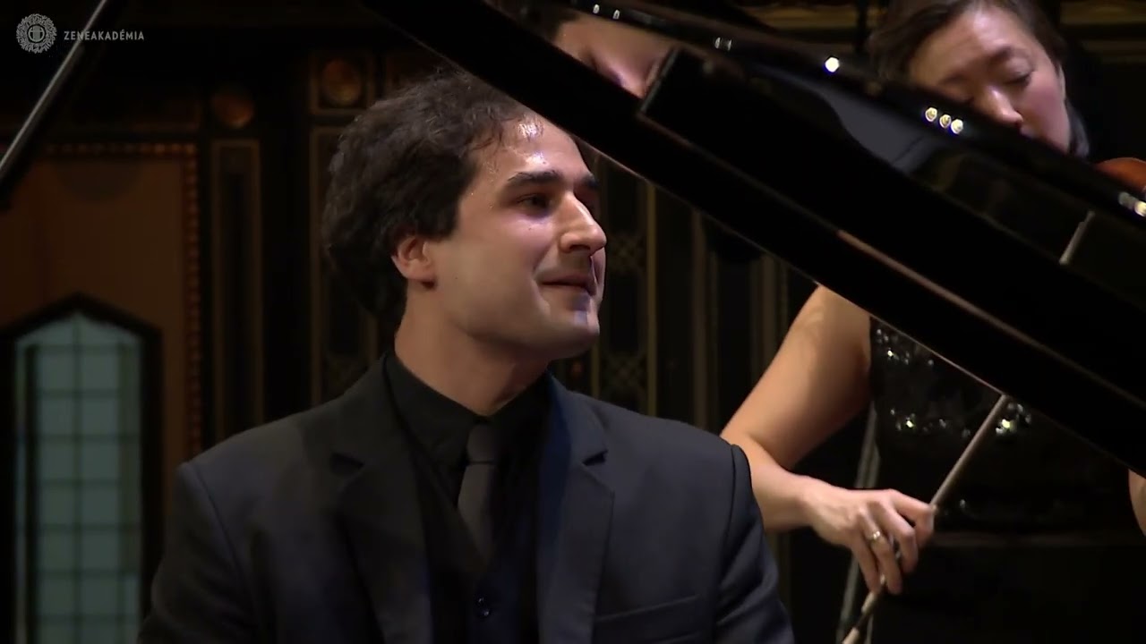J. S. Bach: Concerto in E major BWV 1053 - Balázs Fülei and the Camerata Bern