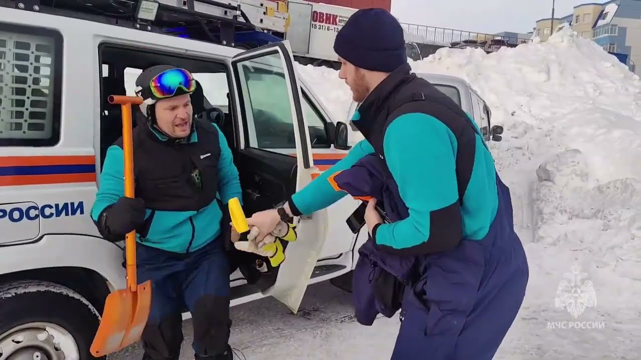 В Петропавловске-Камчатском спасатели МЧС России продолжают оказывать помощь населению