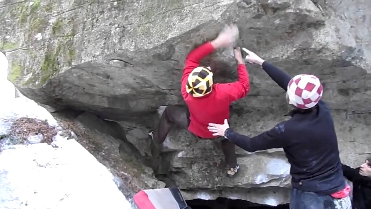 Daone Boulder - sector Plana - blocco 7 - line Antrace