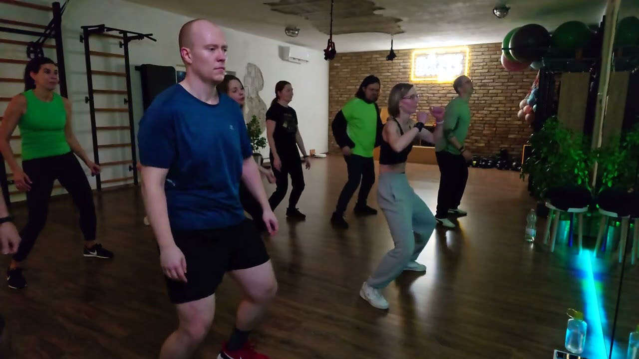 Me Olvide - Reggaeton - BÁZIS - Hévíz - Never Back Down Dance