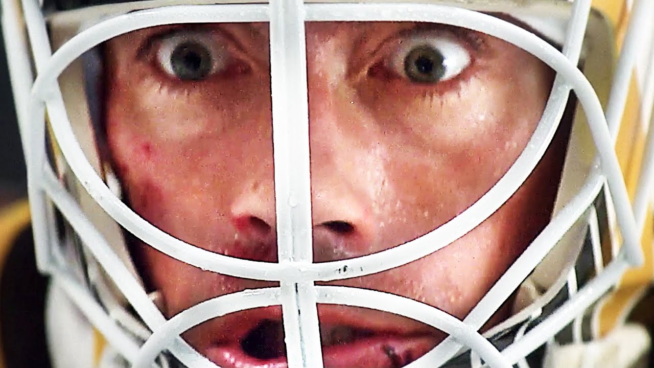 Jean-Claude Van Damme gioca a hockey | A rischio della vita | Clip in Italiano