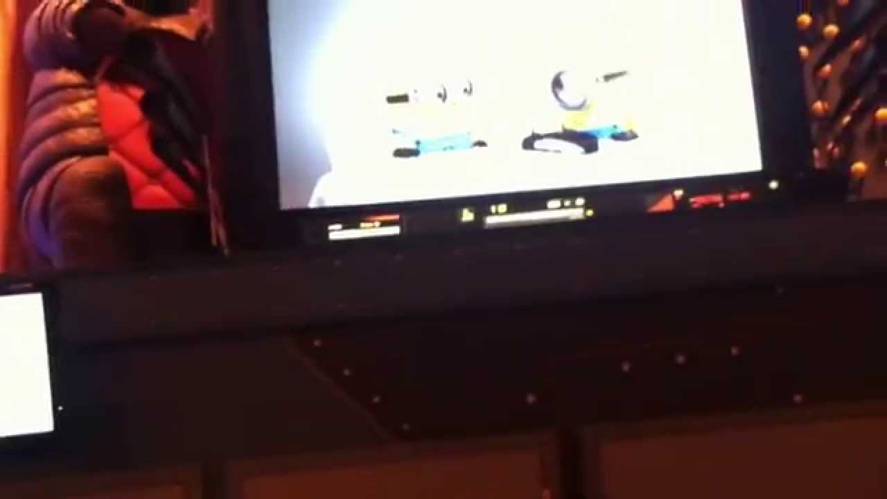 Despicable Me: Minion Mayhem Queue & Preshow