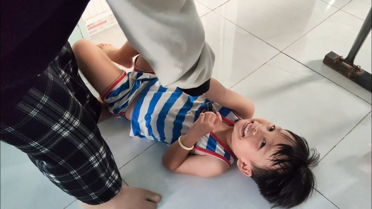 Chuột Mê Coi Máy Tính Không Chịu Đi Hớt Tóc #meconnhachuot #chuotkhongchiudihottoc