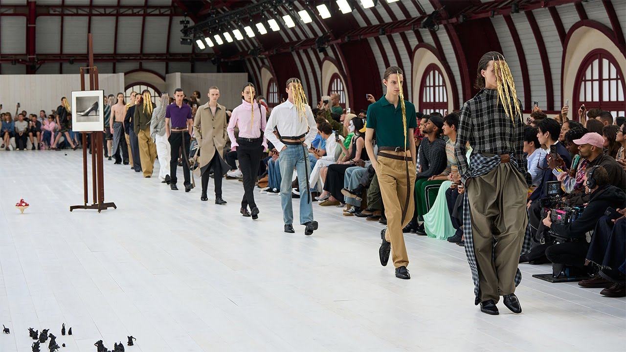 LOEWE Spring Summer 2025 men’s runway collection