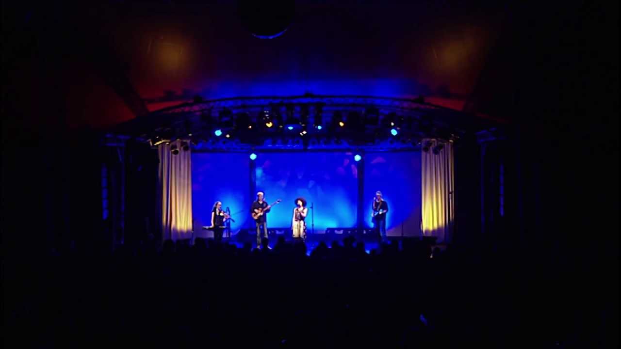Addys Mercedes - Lia's 13th birthday on stage