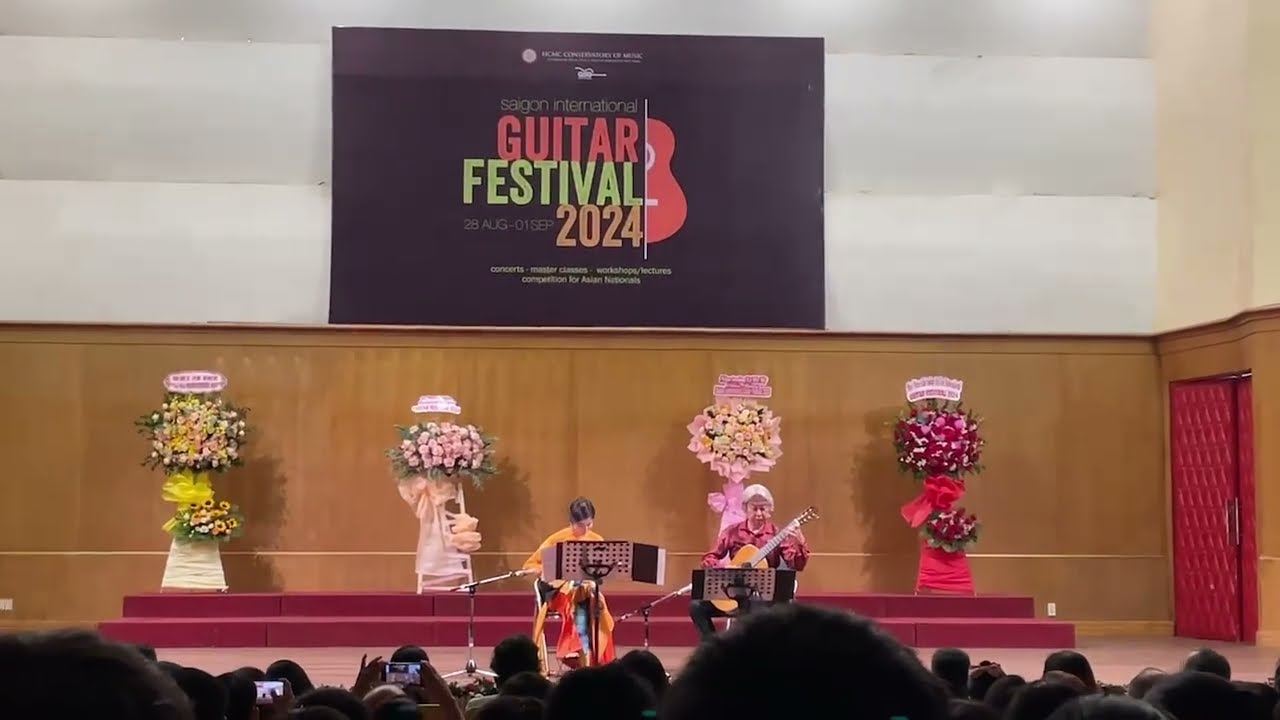 M.de Falla/F.Kreisler - Danse Espagnole (La Vida Breve) by mandolin Risa Shimono & guitar Kozo Tate