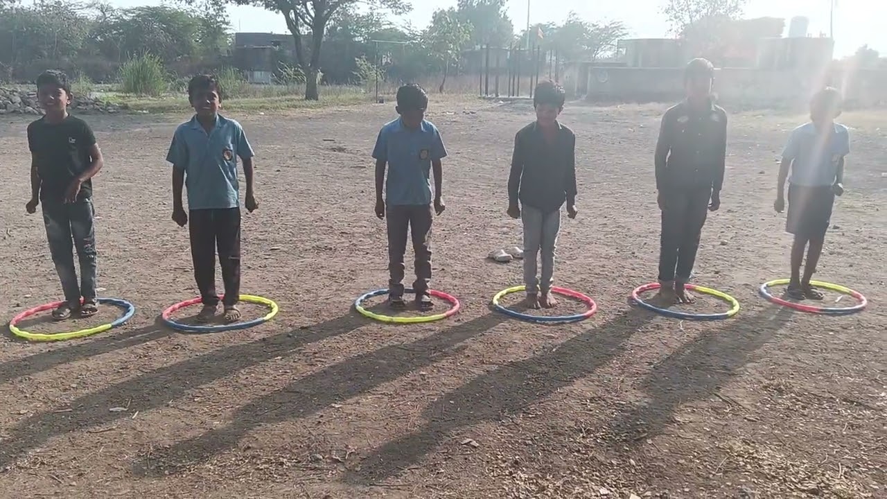 तळ्यात मळ्यात