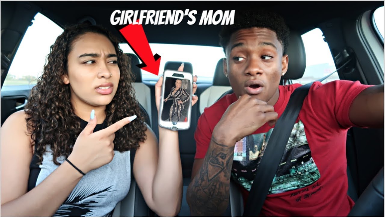 Putting MY GIRLFRIENDS MOM As My LOCKSCREEN To See How She Reacts...