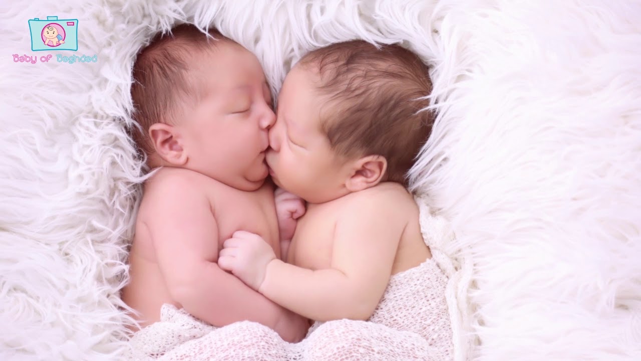 كواليس جلسة تصوير للتؤام عبدالله & ابراهيم عمرهم  23 يوم ستوديو Baby of Baghdad