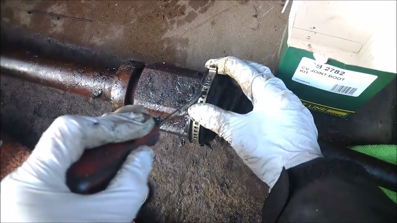 Transit Connect MK1 - Right  Side Long Drive Shaft Removal and CV Boot Renewal