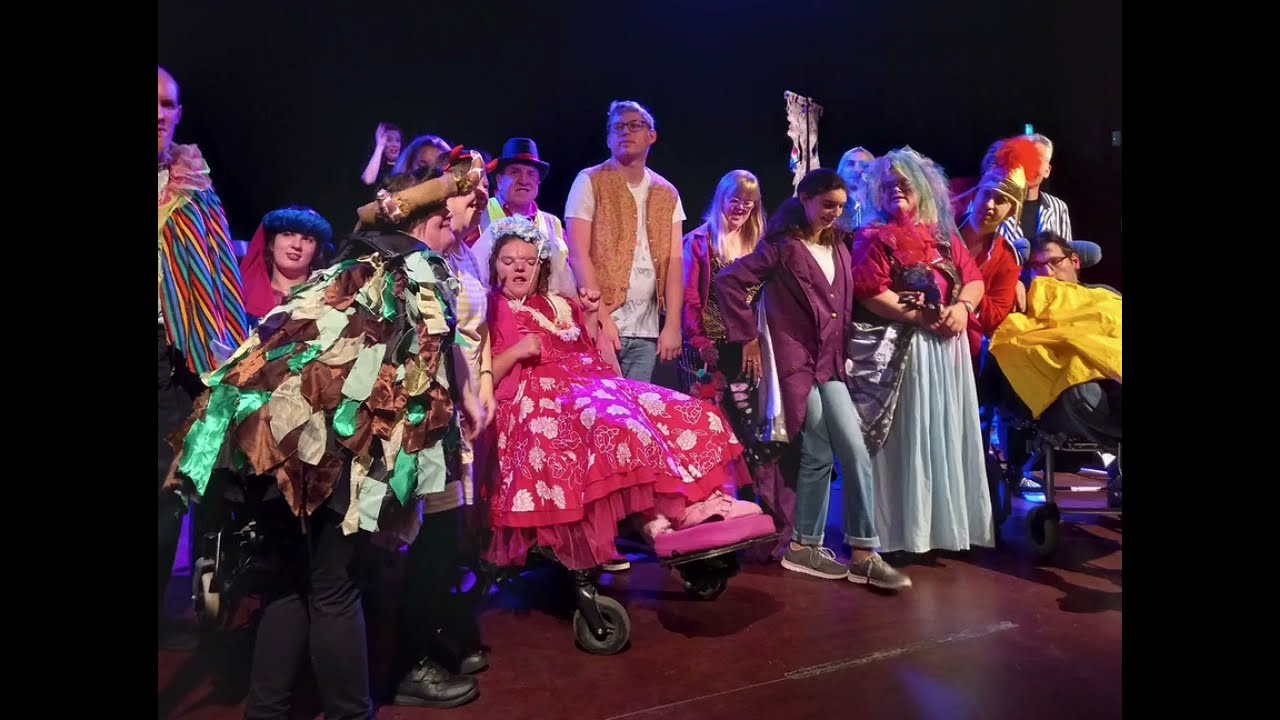 Bloomin' Arts Theatre Company and The Merry Wives of Windsor