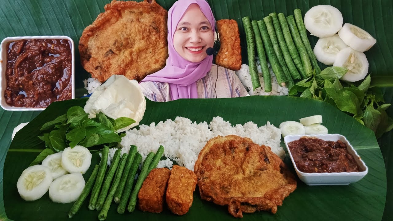 ENAK PARAH! ASMR MUKBANG TELOR DADAR TEMPE LALAPAN MENTAH SAMBEL TERASI