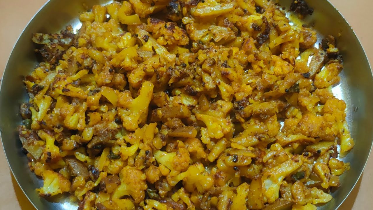 Village style Phula kobi bhajaଓଡ଼ିଆ ଷ୍ଟାଇଲ ଗାଁଉଲି ଫୁଲ କୋବି ଆଳୁ ଭଜା #odia#villagecooking#viral