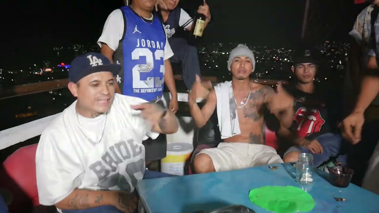 Se Formo El Desorden- Ese El Emmy Ft El Tocha (Video Oficial)