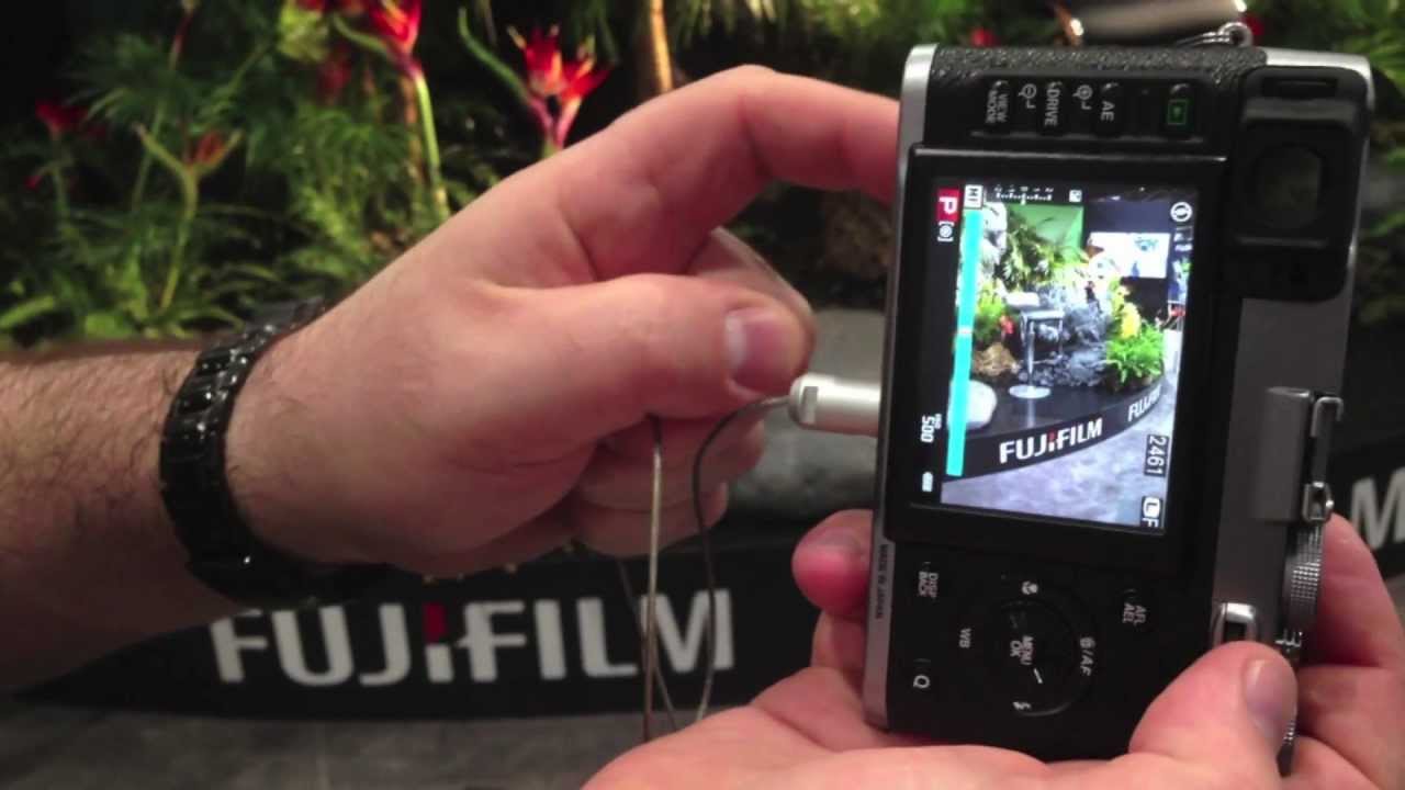 Fuji X100s Manual Focus Features Explained with Demo!