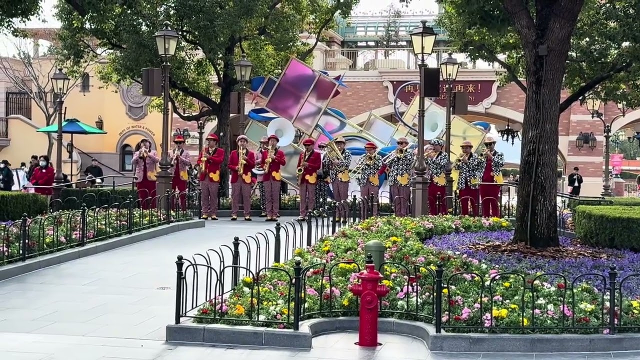 Shanghai Disneyland Band w/Character appearances.