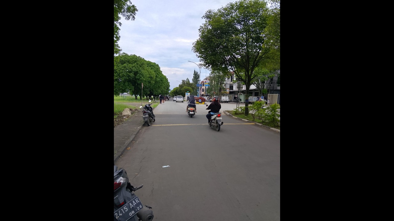Suasana Sore Hari Di Sekitaran Lapangan Bola Batu Nunggal