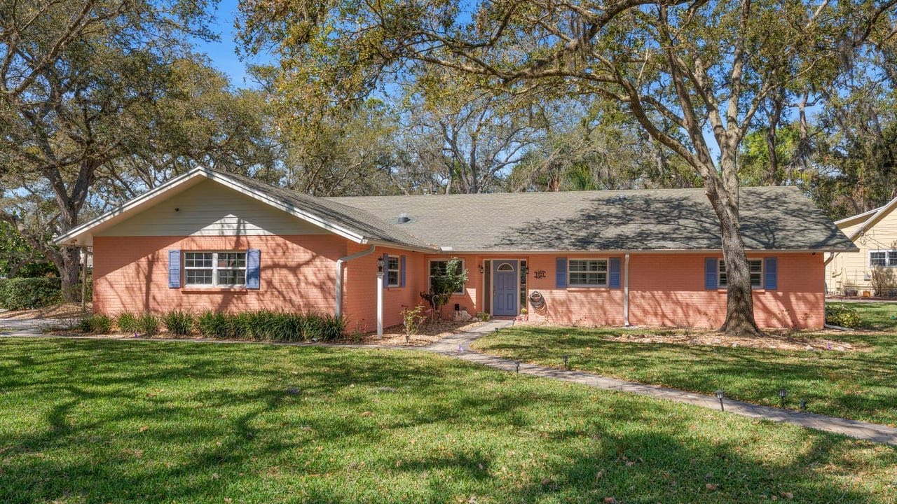 1921 Cardinal Rd, Dunedin, FL