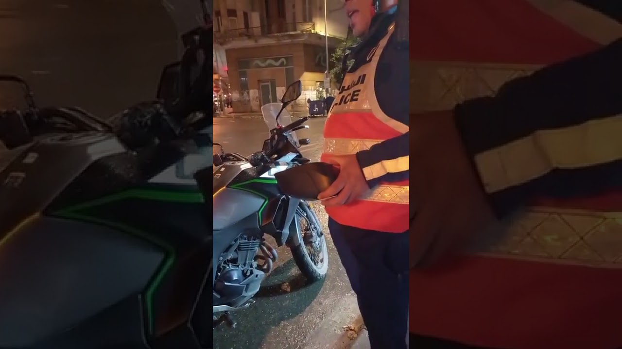 برافو رجال الامن لحظة إيقاف شفار مرايات السيارات بوسط المدينةمن طرف دورية الدراجين التابعة لامن انفا