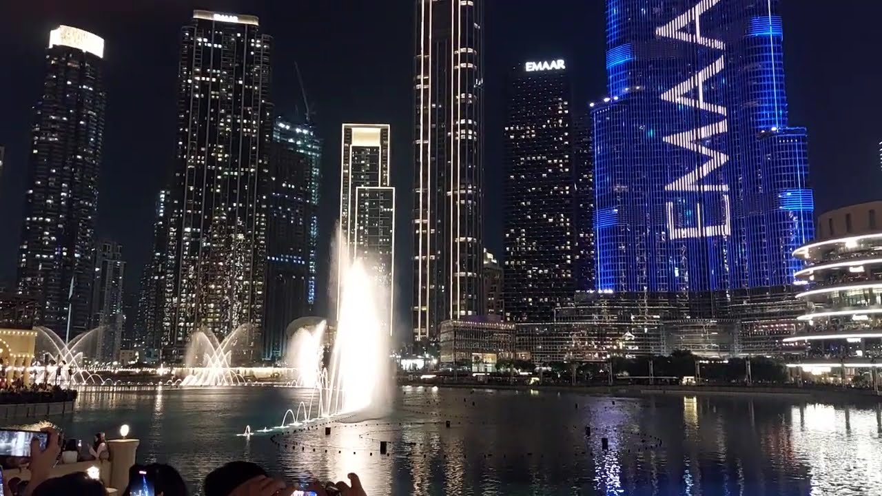 Dubai Mall Fountain Show Burj Khlifa View 