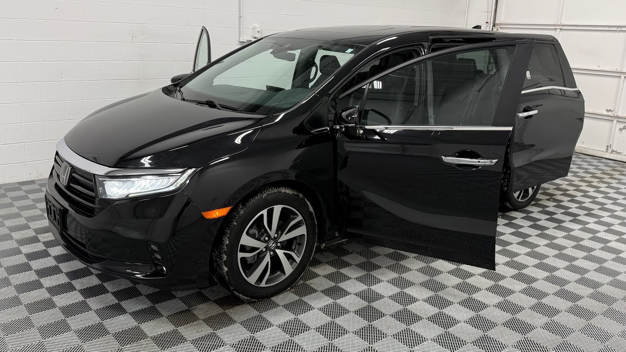 2022 Honda Odyssey Touring (Byron Center Motors)