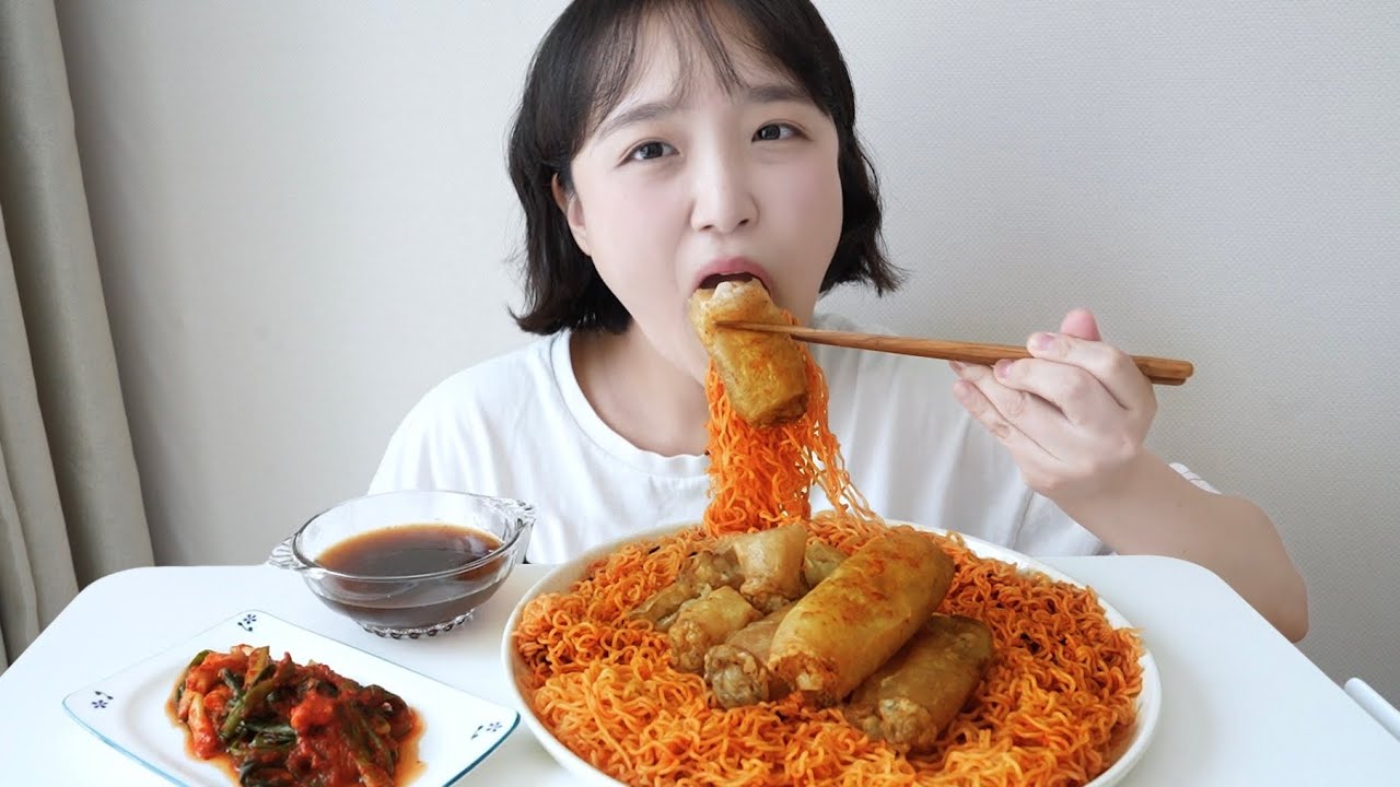 팔도비빔면과 통통한 통대창 먹방💙💇‍♀️단발기념(?) 그냥 먹고싶은 거 먹기 REALSOUND MUKBANG | Daechang, Beef Intestines :D