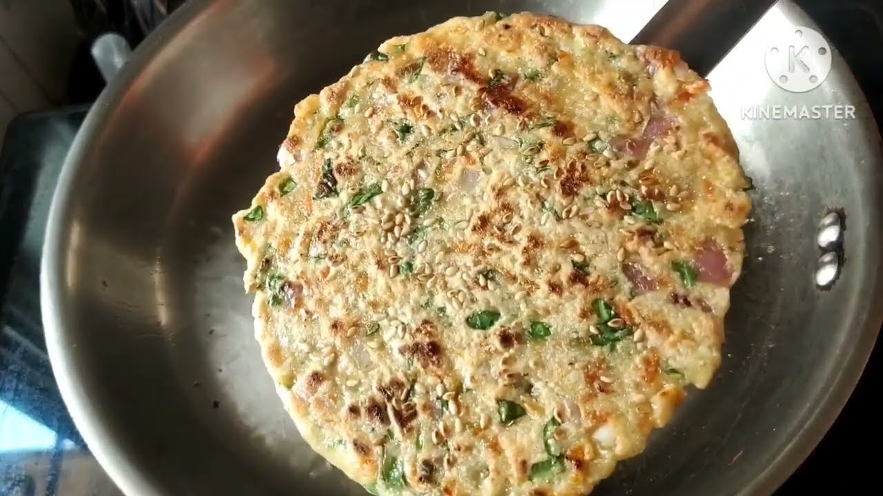 सकाळचया नाश्तासाठी ज्वारिचा असा पौष्टिक पोटभरीचापदार्थ जोतुम्ही रोज करुण खालHealthy jowar thalipeath