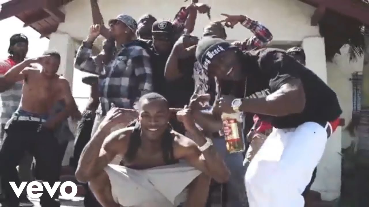 QC, Yung Zeke, Yung Hunnid, Yung Mic - Turnt Up In My Hood
