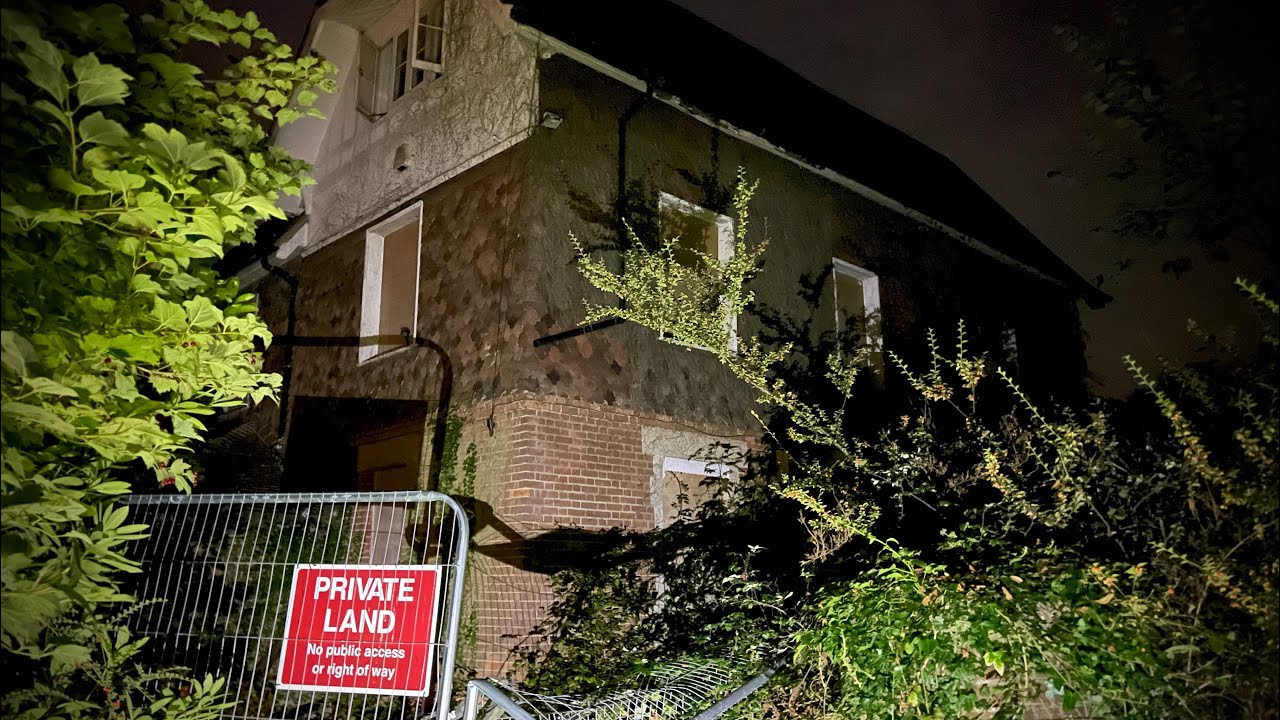 Inside A Haunted Abandoned Mansion ALONE at 1am