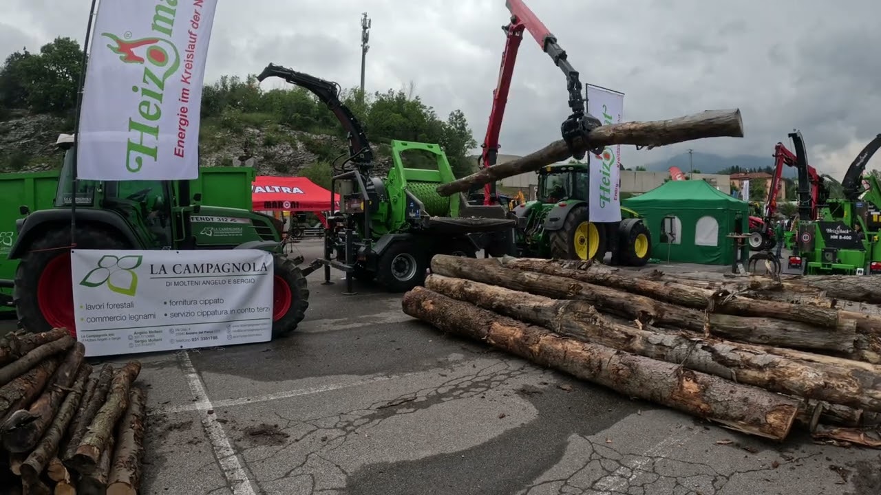 Una super flotta di #cippatori #heizohack in #fiera Folener 2023 a Erba (CO)