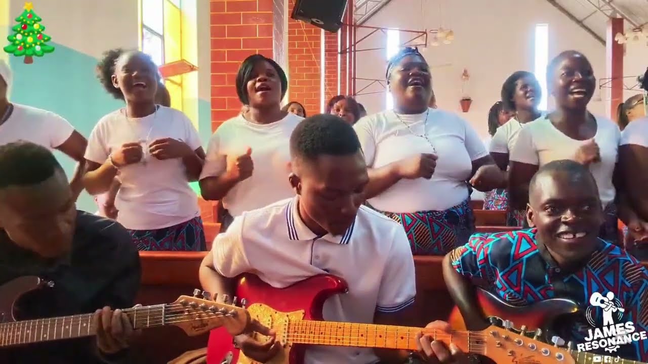 St Anne's cathedral Choir - Tiyeni Tikaone Mwana (Christmas song)