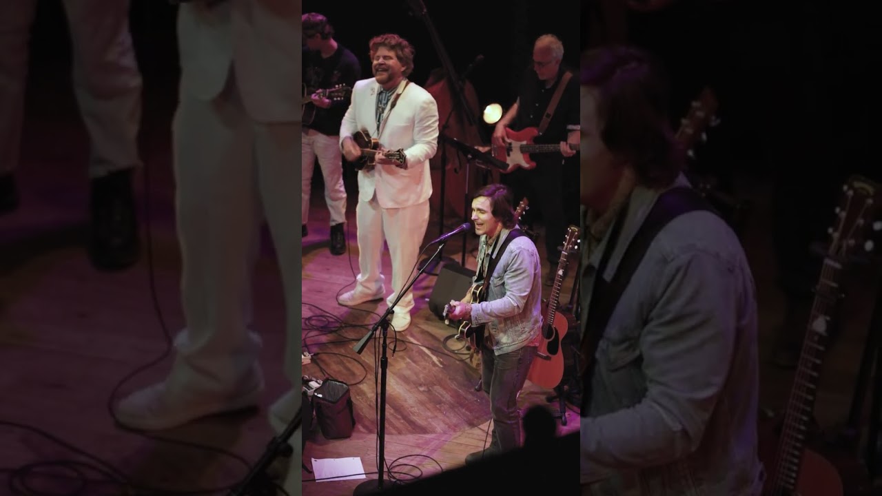 Charlie Worsham’s Middle Age Crazy ! 