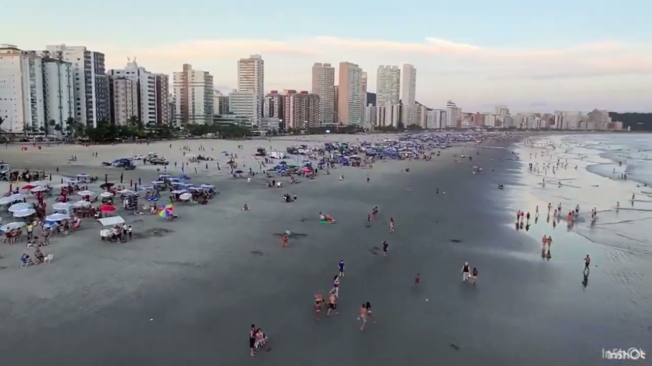 🎬 Da Luz do Sol às Luzes da Cidade | Entardecer #drone #djineo #litoralsp #praiagrande #dronebrasil